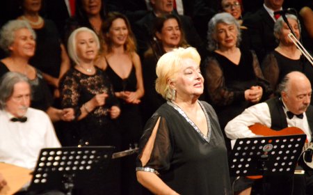 Antalya’da Yıldız-Ahmet Ayhan Mirası Yaşatıldı: Nurdan Ayhan’dan Unutulmaz Gece!