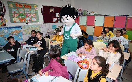 Kemer’in Miniklerine "Dedektif" Sürprizi: Çevre Dedektifi Kerem Okullarda!