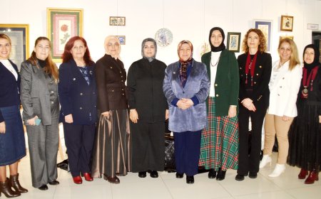 Antalya’da El Emeği Göz Nuru Şöleni: Yılın Son Sergisi Açıldı.