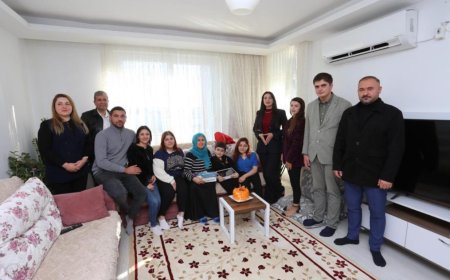 Türkiye’de Bir İlk: Kepez Belediyesi "Engelsiz Sanat"ı Evlere Taşıyor