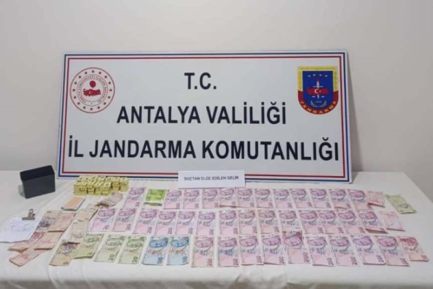Antalya Manavgat'ta Şok Operasyon: Kahvehane Sahibi Mahalle Muhtarı'na Kumar Suçundan Adli İşlem