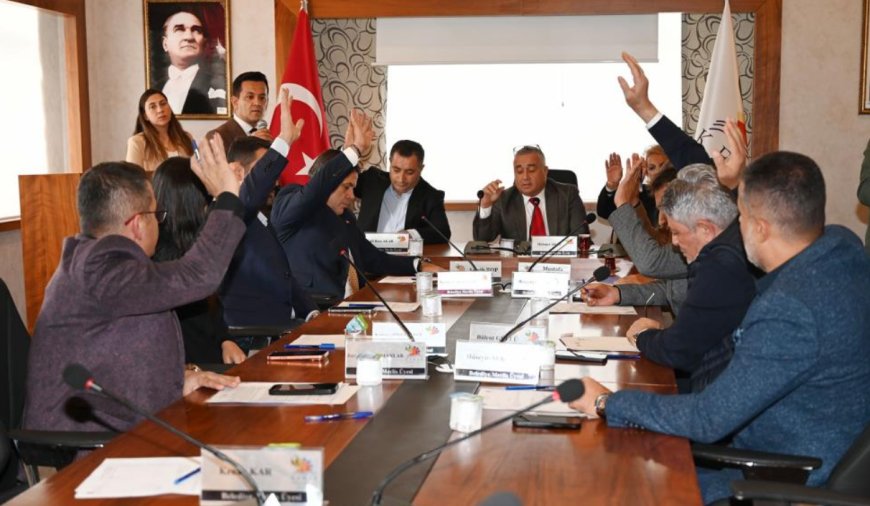 Kemer'e Büyükşehir'den Rekor Bütçe: 2 Milyar 80 Milyon TL Onaylandı!