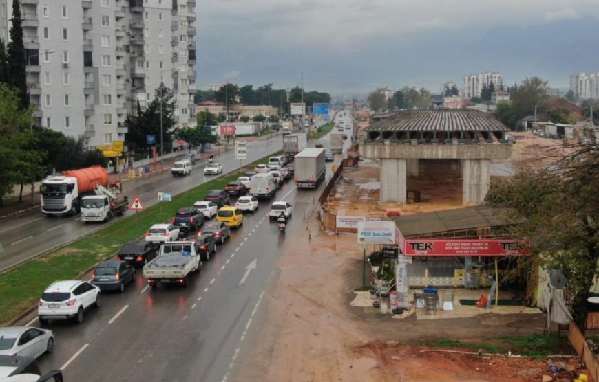 Antalya Kavşak İnşaatını Pideci Durdurdu: Mahkeme Kararı Bekleniyor