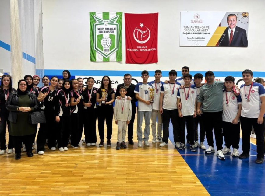 Manavgat Eğitiminde Örnek Başarı: Okul Müdürü, Mezun Olduğu Okulun Zaferini Taçlandırdı