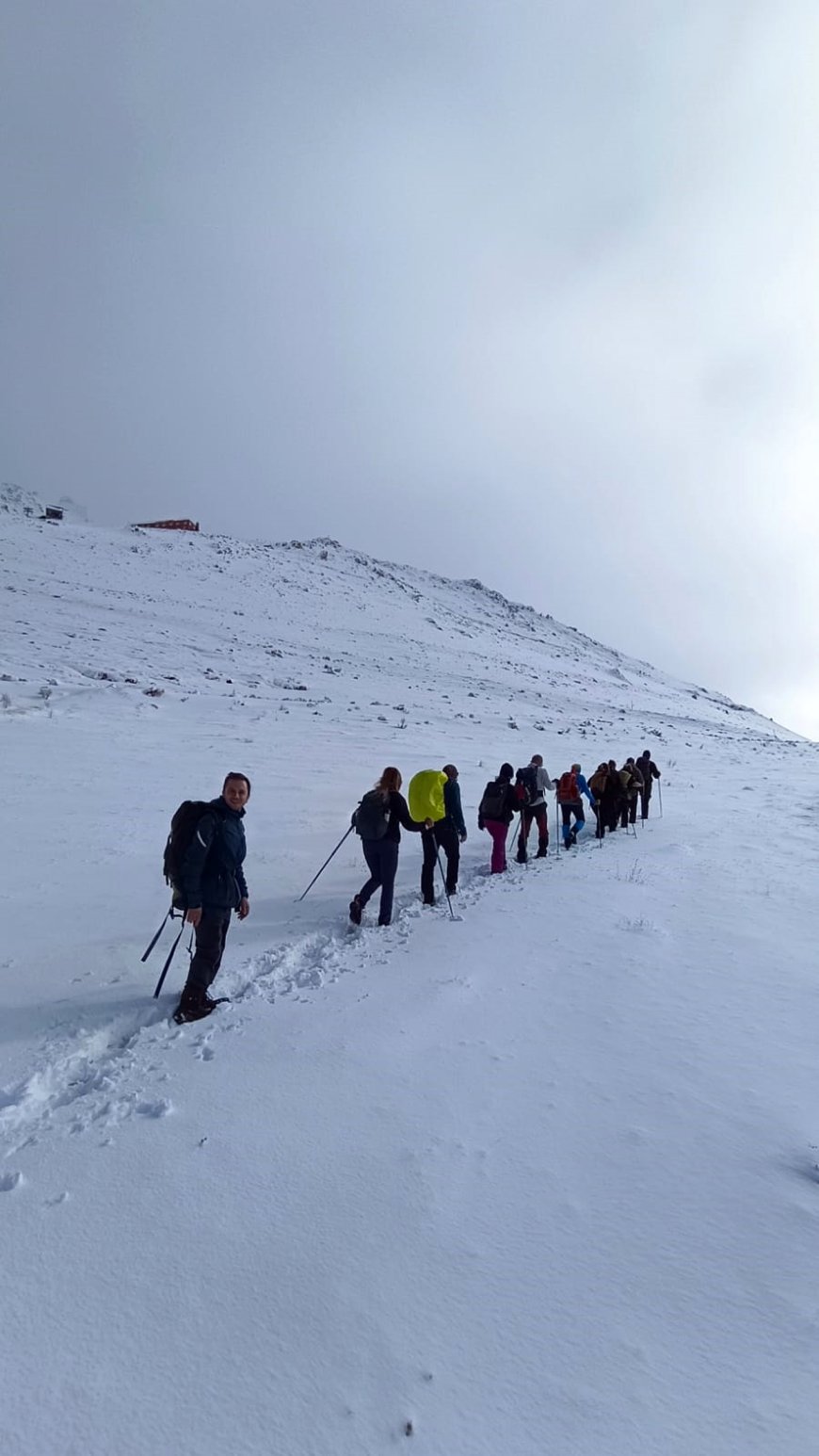 ANTALYA'nın batısındaki Beydağlarının birçok zirvesi son yağışlarla birlikte beyaza büründü.