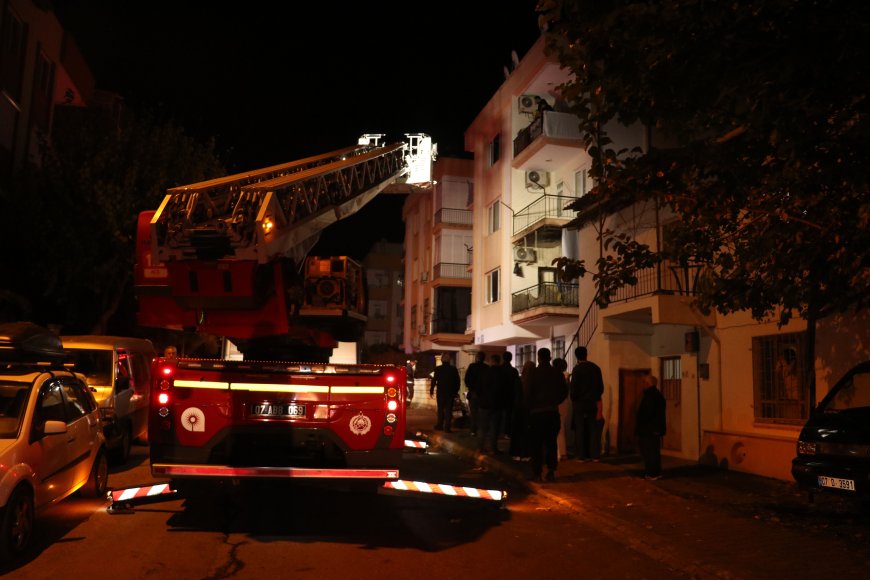 Antalya'da Yangın Faciası: Anne ve 3 Çocuk Hastanelik Oldu, Daire Küle Döndü