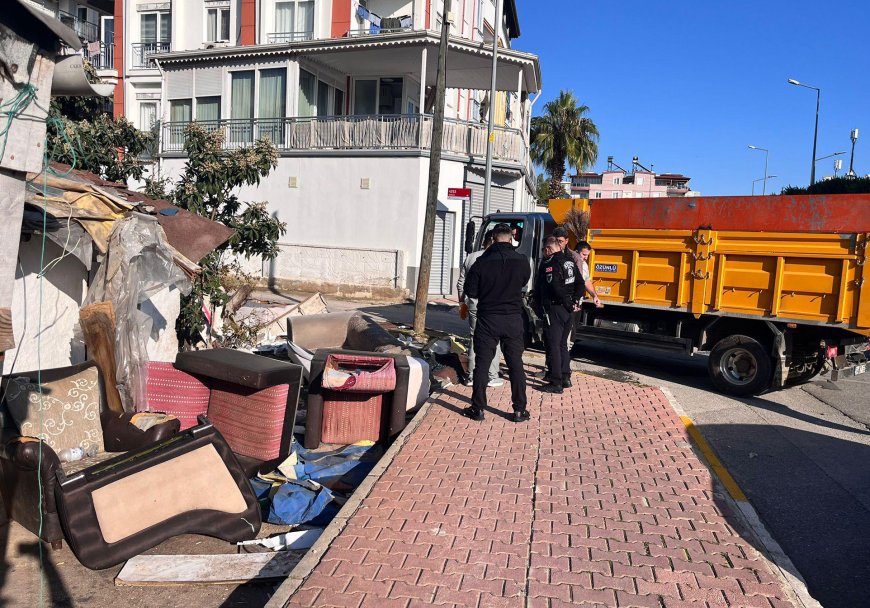 KEPEZ'DE ÇÖP EV OPERASYONU: Şafak Mahallesi’nden 2 Kamyon Atık Çıkarıldı!