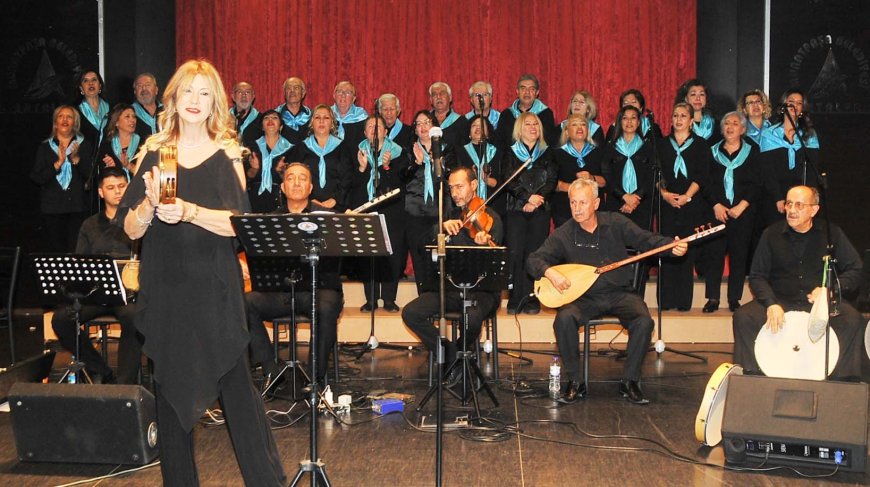 ANTALYALI müzikseverler, şef Arzu Dede yönetiminde Anadolu ve Türkmen ezgileri konserinde buluştu.