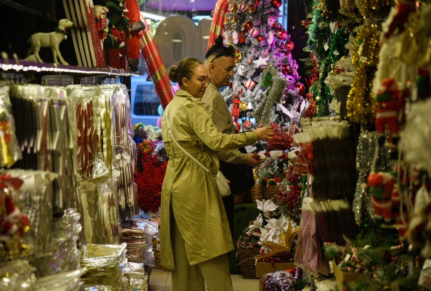 ANTALYA’DA YENİ YIL ALIŞVERİŞİ ÇILGINLIĞI