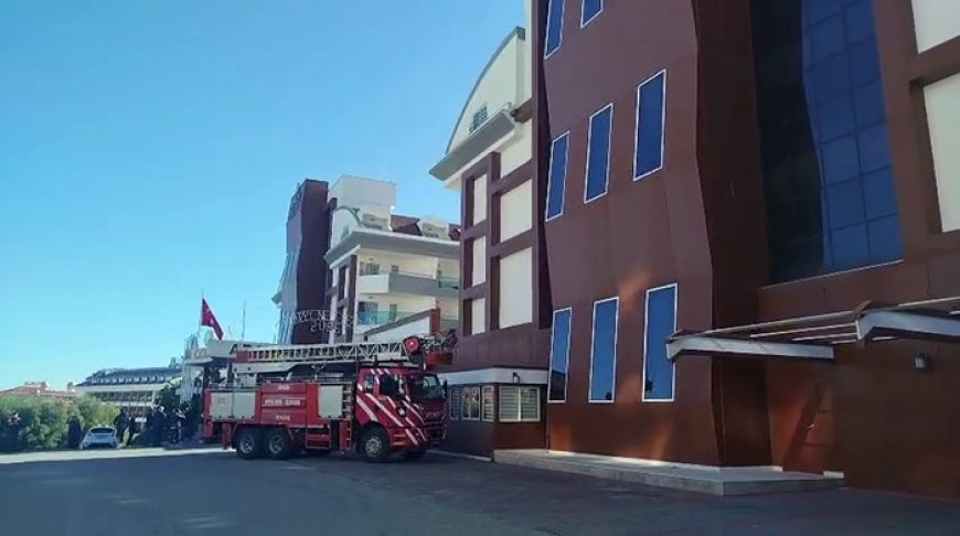 Antalya'nın Manavgat ilçesindeki 5 yıldızlı otelde çıkan yangın korkuttu
