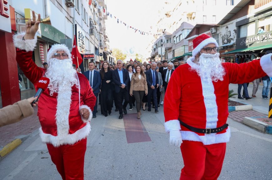 Demre’de Noel Baba Festivali Coşkusu: Büyükşehir’den Tam Destek