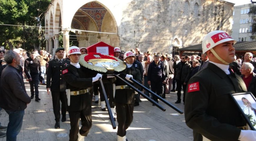 Antalya Emekli Tümgeneral Gürsel Öztürk’ü Son Yolculuğuna Uğurladı