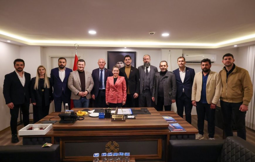 Alanya’da Dev Dayanışma: "Belediye Başkanlarımız İçeride Ama Fikirleri Dışarıda"