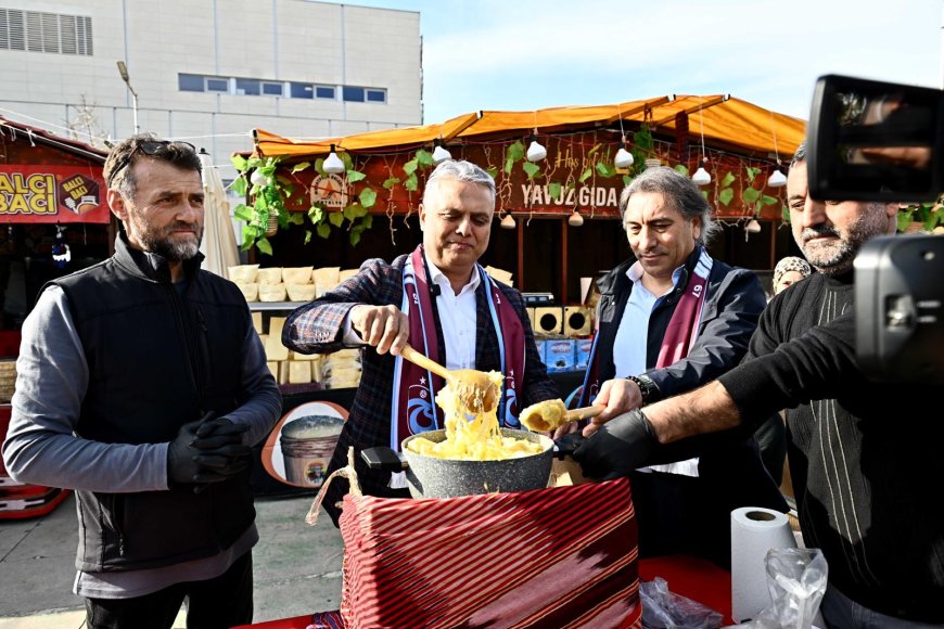 Başkan Uysal Esnafla Buluştu: Muratpaşa’da 2026 Mesajı Barış ve Sevgi Oldu