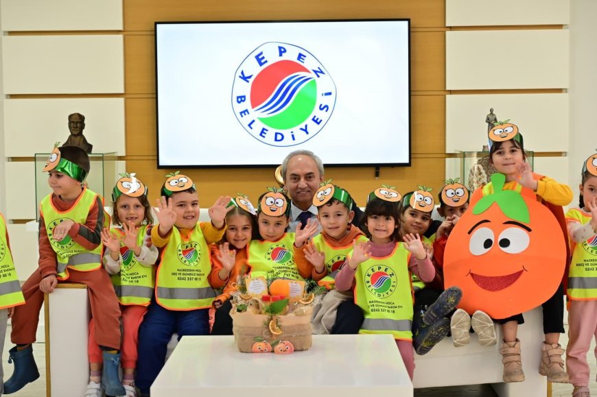 Kepez’in Miniklerinden "C Vitamini" Çıkarması: Kendi Elleriyle Sıktılar, Kendi Elleriyle İkram Ettiler