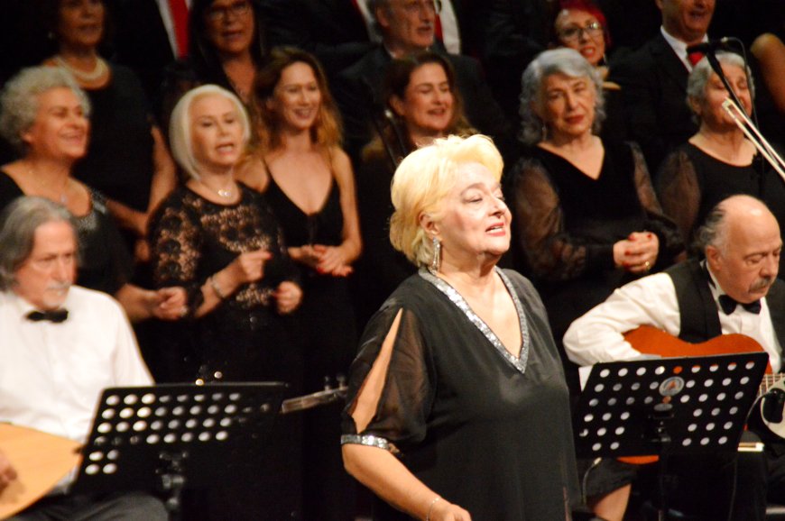 Antalya’da Yıldız-Ahmet Ayhan Mirası Yaşatıldı: Nurdan Ayhan’dan Unutulmaz Gece!