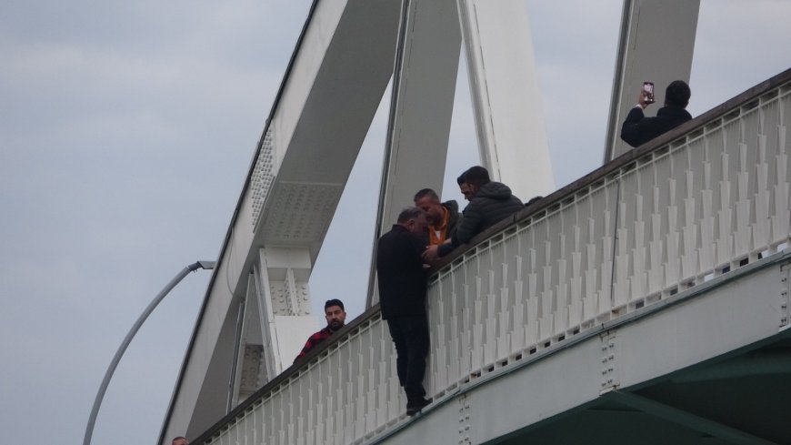 Manavgat’ta Köprüde Can Pazarı: Boynunda İp, Elinde Bıçakla İntihara Kalkıştı!