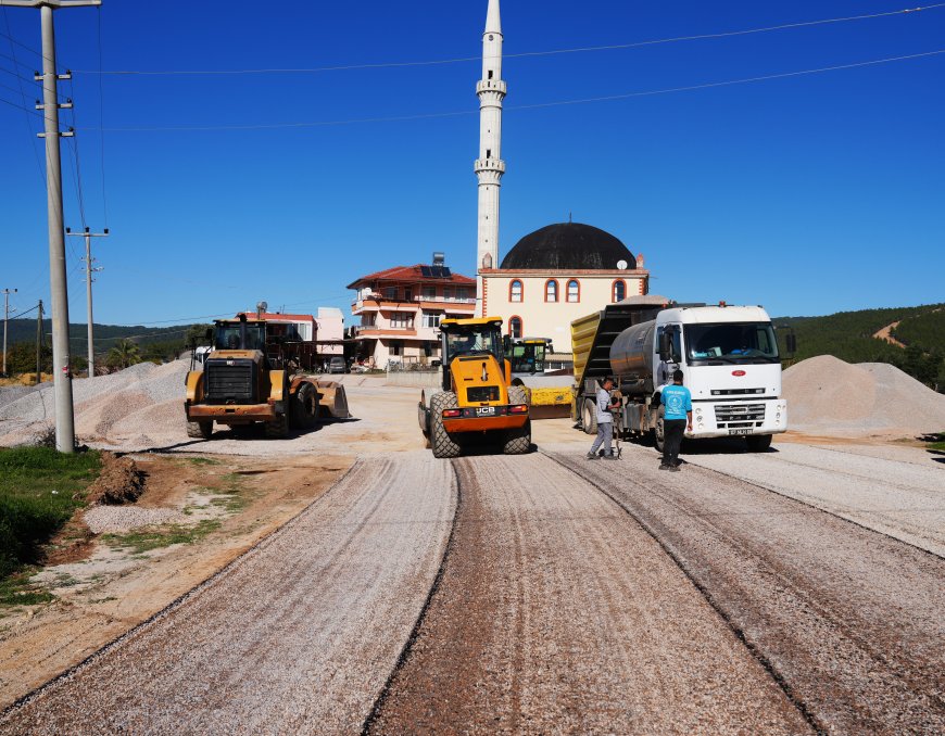 Alanya’dan Dev Yol Hamlesi: Yeni Toptancı Hali ve Okullar Yoluna 2 Bin 100 Metrelik Asfalt!