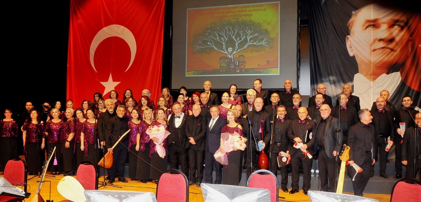 Antalya’da Türkü Şöleni: Tabip Odası Korosu 2025’e Notalarla Veda Etti