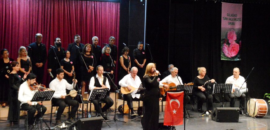 Antalya’da Türkülerle Yeni Yıl Merhabası: Gülağacı Grubu Kulakların Pasını Sildi