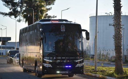 BEŞİKTAŞ, Süper Lig'in ikinci sezon hazırlıkları için devre arası kampı yapacağı Antalya'ya geldi.