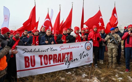 Antalya’da Sarıkamış Ruhu: Saklıkent Şehitler İçin Al Bayrağa Büründü