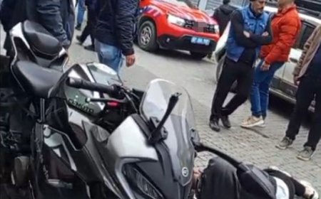 Manavgat’ta Korkutan Kaza Motosiklet Sürücüsü Hastaneye Kaldırıldı