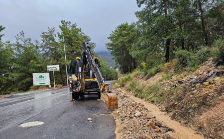 Antalya’da Kar ve Fırtınaya Karşı Gece Mesaisi: Büyükşehir Ekipleri Alanya Kırsalında Teyakkuzda