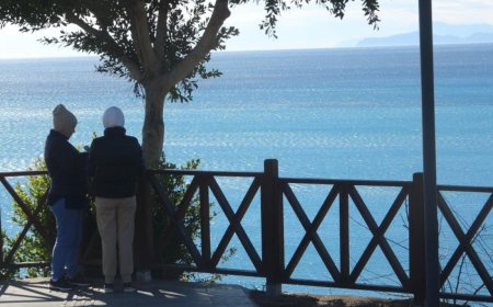 81 İlde Kar Tatili, Antalya'da Deniz Keyfi