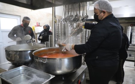 Korkuteli’de Sosyal Belediyecilik: 130 Bin Kap Yemek, 90 Bin Ekmek Dağıtıldı