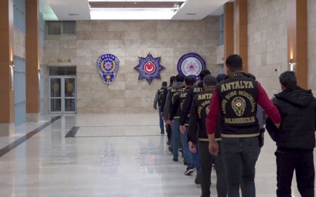 Antalya Emniyeti'nden 'Nitelikli' Darbe: 16 Milyonluk Vurgun Yapan Şebeke Çökertildi