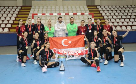 Antalya Kepez’in Yıldızları Türkiye Şampiyonu: 10’da 10 Yaparak Tarih Yazdılar!