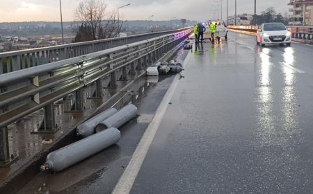 Manavgat’ta Kaza: Muz Sarartma Tüpleri Yola Saçıldı!