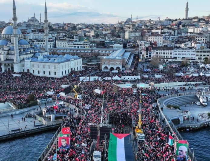 520 Bin Yürek Filistin İçin Çarptı: Galata Köprüsü’nde Tarihi Buluşma!