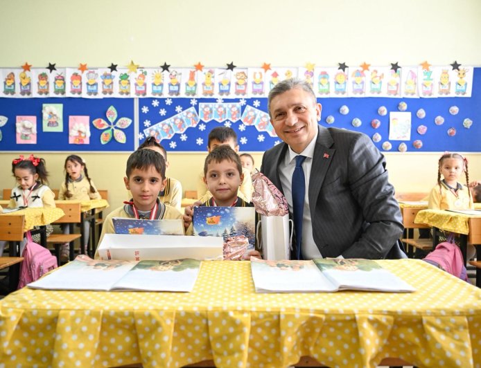 Karne Heyecanı Antalya’yı Sardı: 500 Bin Öğrenci ve 37 Bin Öğretmen Yarıyıl Tatiline Girdi