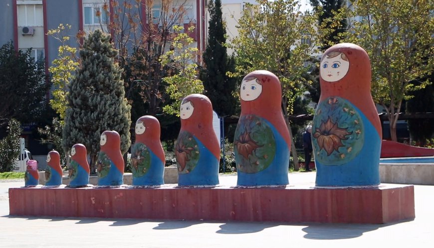 Konyaaltı’nın Matruşkaları "Tazeleniyor": 11 Yıllık Simgelere Estetik Dokunuş