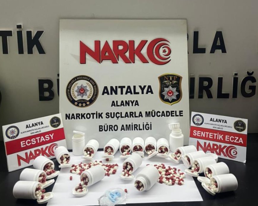 Alanya’da Yılbaşı Mesaisi: 30 Aranan Şahıs Yakalandı, Zehir Tacirlerine Geçit Verilmedi