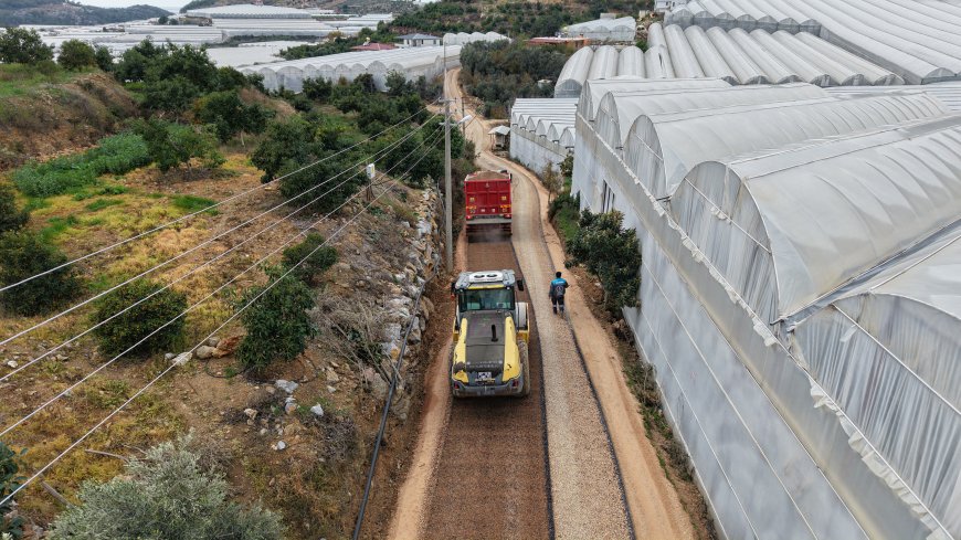 Alanya'da 25 Yıllık Yol Çilesi Sona Erdi: Hocalar Mahallesi Asfalta Kavuştu