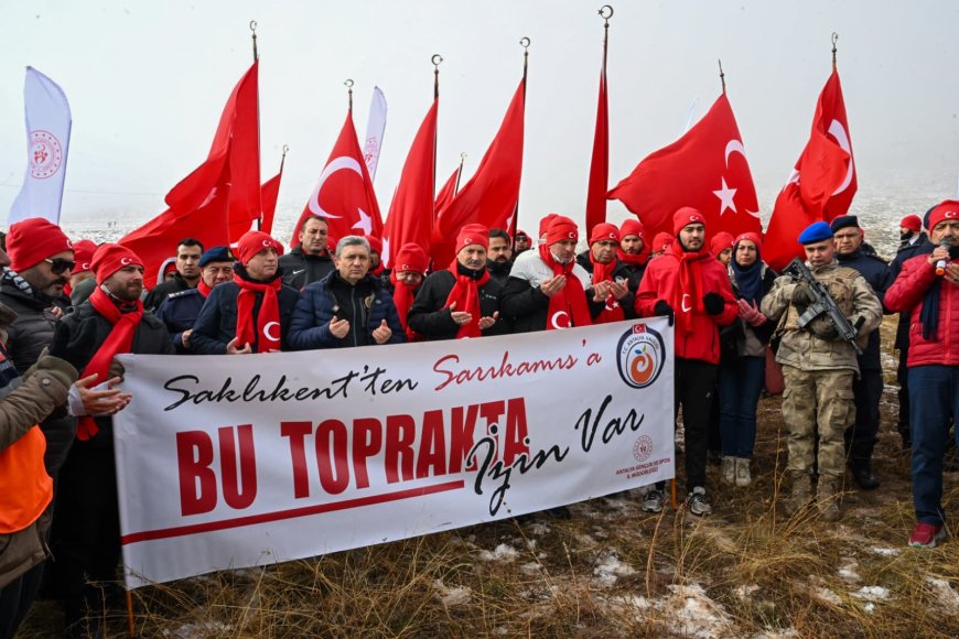 Antalya’da Sarıkamış Ruhu: Saklıkent Şehitler İçin Al Bayrağa Büründü