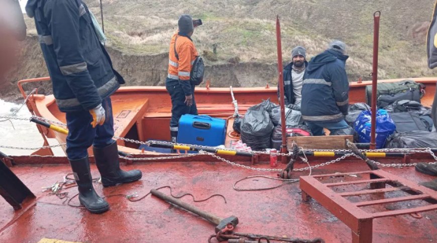 Karadeniz'in Zorlu Suları: Sürüklenen Türk Gemisi Kerç Kıyılarına Vurdu