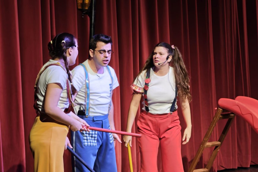 Kepez'de Çocukların Tiyatro Keyfi: 'Dilek Elması' 2026'nın İlk Oyunu Oldu!