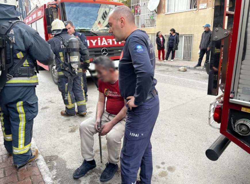 Antalya’da Korkutan Yangın: Dumandan Etkilenen Şahsı Hastaneye Götürmek İçin Dakikalarca Dil Döktüler!