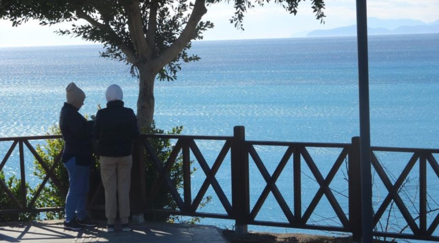 81 İlde Kar Tatili, Antalya'da Deniz Keyfi