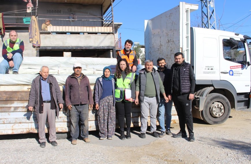 Büyükşehir Destek Oldu, Üretim Durmadı: Manavgat’ta Çiftçinin Naylon Sevinci.
