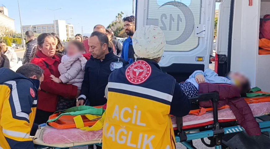 Manavgat'ta Kaza Sonrası Duygusal Anlar: Yaralı Küçük Kız Gözyaşlarına Boğuldu
