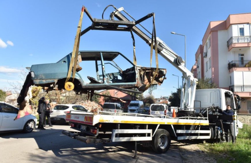 Kepez’de Hurda Araç Operasyonu: Sütçüler Mahallesi Nefes Aldı