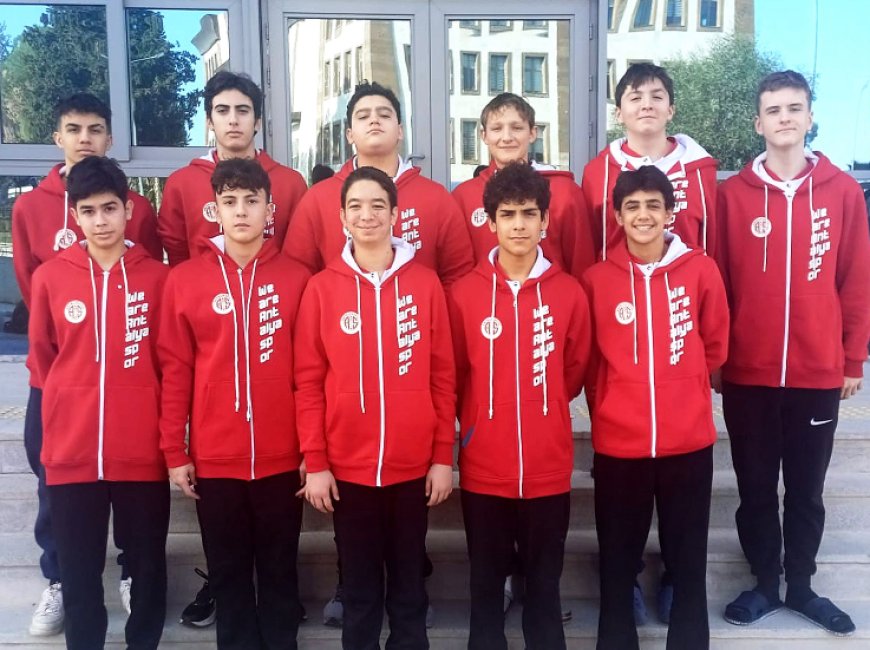 Antalyaspor U16 Sutopu Takımı Adana’da Kürsüde: Grup Üçüncüsü Oldular!