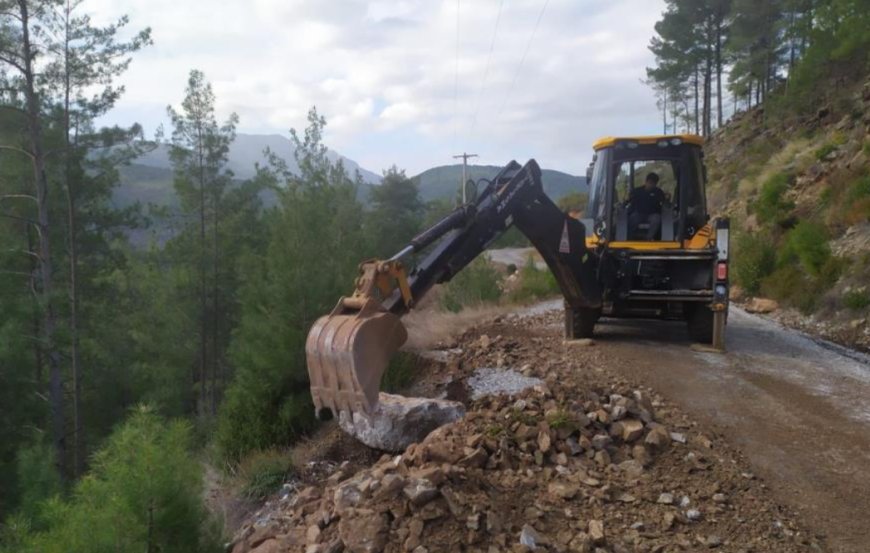 Antalya’da 40 Saatlik Yağmur Mesaisi: Büyükşehir Ekipleri Teyakkuzda