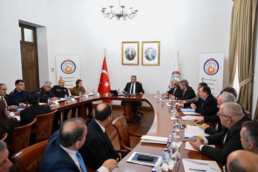 Antalya’da Sel Seferberliği: 4 Bin 532 Personel ve Bin 535 Araç Sahada