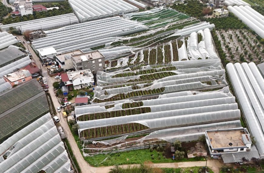 Finike’de Hortum Dehşeti: Büyükşehir Ekipleri Hasar Tespiti İçin Sahada